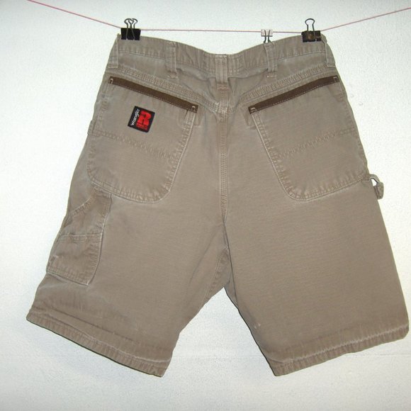 Riggs Workwear Cargo shorts, Measure 35" waist - Picture 7 of 8